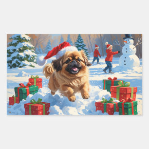 Pekingese Hund läuft im Schnee mit Weihnachtshut Rechteckiger Aufkleber