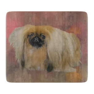 Pekingeser auf lila Abstraktem Schneidebrett