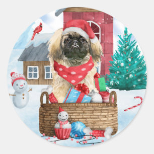 Pekingeser Hund im Schnee Weihnachtshundehütte Runder Aufkleber