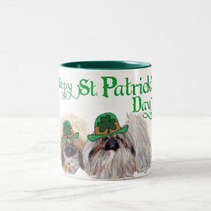 Pekingeser Hunde feiern St. Patrick's Day Zweifarbige Tasse