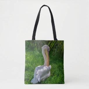 Pelikan herauf nahe Taschentasche Tasche