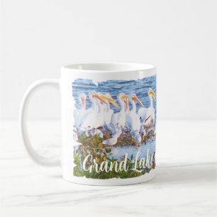 Pelikane unter Möwen Kaffeetasse