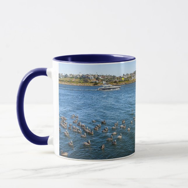 Pelikans Basking - Marina Del Rey, CA Tasse (Links)