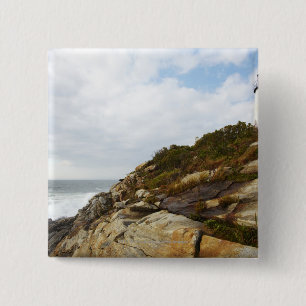 Pemaquid Punkt-Leuchtturm auf einem felsigen Button