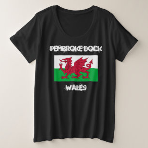 Pembroke Dock, Wales mit walisischer Flagge Große Größe T-Shirt