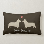 Pembroke Welsh Corgis with Heart Niedlich Hogs Cou Lendenkissen<br><div class="desc">Dieses niedliche Corgis-Schmuckkissen ist ein lustiges Geschenk für Hochzeiten oder Jahrestage. Silhouetten von zwei Pembroke Welsh Corgis in Liebe. Der Text "glücklich immer danach" kann geändert und mit den Namen der Braut und Bräutigam personalisiert werden. Ein lustiges Haus Erwärmung Geschenk für Corgi Liebhaber,  Neuvermählte,  Brautparty und Meilenstein Jahrestage.</div>
