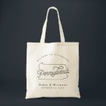 Pennsylvania Wedding Welcome Tote Bag Tragetasche<br><div class="desc">Diese Tasche in Pennsylvania ist der ideale Ort,  um Gäste aus der Stadt zu Ihrer Hochzeit zu empfangen! Packen Sie es mit lokalen Goodies für ein extra lustiges Willkommenspaket.</div>