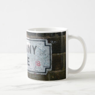 Penny-Weg-Straßenschild Kaffeetasse
