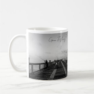 Pensacola Beach Pier Tasse - Beim Angeln!