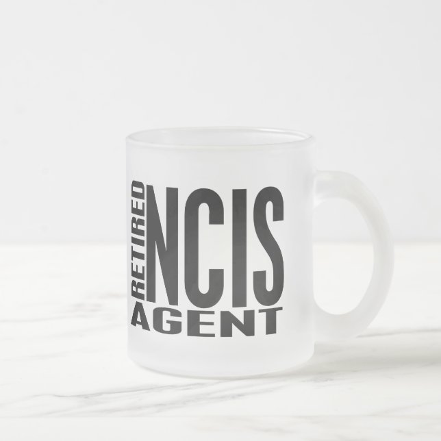Pensionierter NCIS Agent Mattglastasse (Rechts)