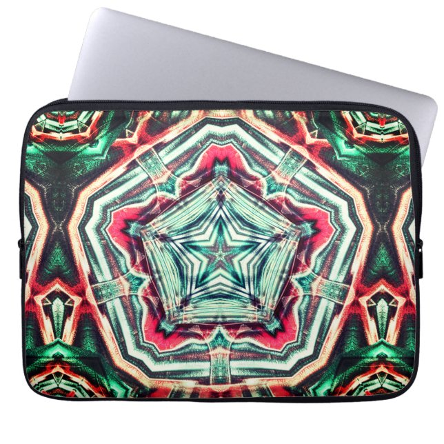 Pentagon über Stern, rot und dunkelgrün getragen Laptopschutzhülle (Vorderseite)