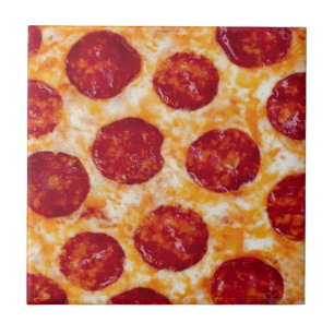 Pepperoni Pizza Hot und Yummy! Fliese