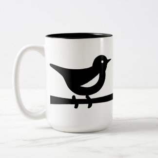Perched Bird on Branch in Monochrome Zweifarbige Tasse