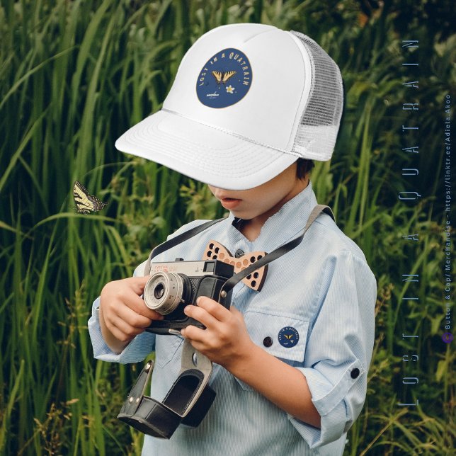 Perdu dans un Casquette quasi ferroviaire par Adie (Lost in a Quatrain Cap & Button by Poet Adiela Akoo. Gr8t gift for writers & book lovers. Get it now)