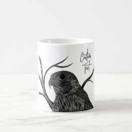 Peregrine Falcon in Baumzweigen mit Handschrift Kaffeetasse