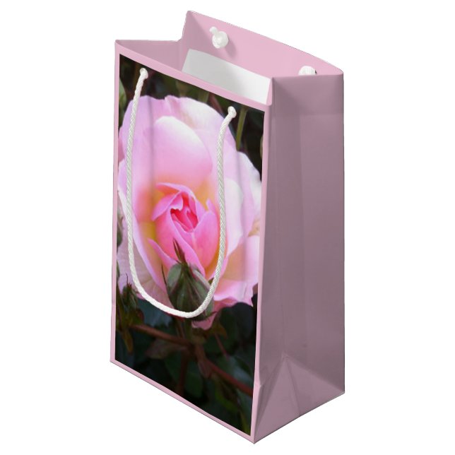 Perfekt Englisch Rosa Rose Kleine Geschenktüte (Vorderseite Schrägansicht)