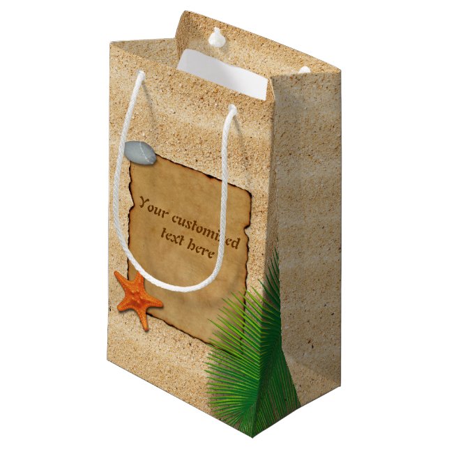 Pergament auf Sandgrund - Kleine Geschenktasche Kleine Geschenktüte (Vorderseite Schrägansicht)