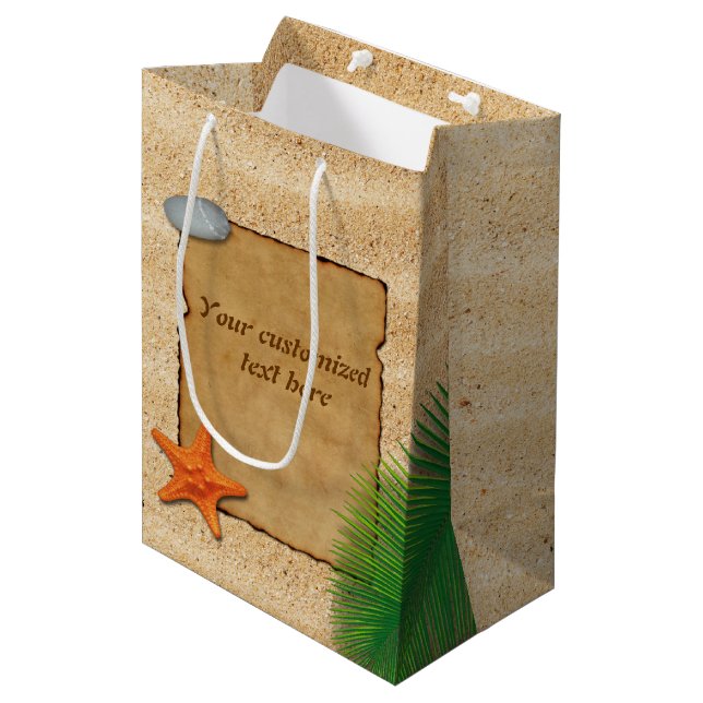 Pergament auf Sandgrund - Mittelgeschenktasche Mittlere Geschenktüte (Vorderseite Schrägansicht)