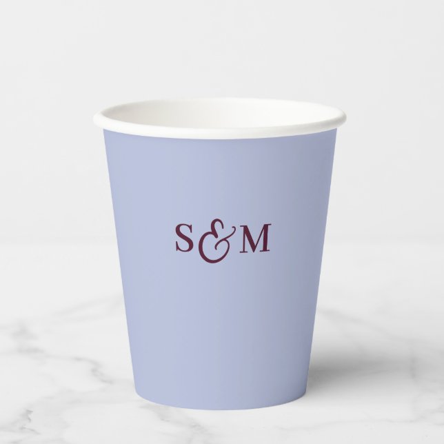 Periwinkle-Script-Ampersand-Monogramm-Hochzeit Pappbecher (Vorderseite)