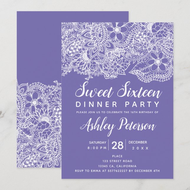 Periwinkle weiße Blumentypografie Sweet 16 Einladung (Vorne/Hinten)