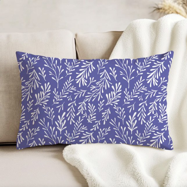 Periwinkle Whimsical Foliage Pattern Dekokissen (Von Creator hochgeladen)