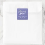 Periwinkle & White Modern Minimalistisch Danke Quadratischer Aufkleber<br><div class="desc">Hübsches, modernes, minimalistisches und trendiges Hochzeitsdesign mit einer Farbpalette von 2022 in periwinkelblau mit weißen, anpassbaren Textblöcken in modernen Schriftart</div>