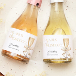 Perlen und Prosecco-Brautparty