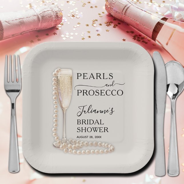 Perlen und Prosecco-Brautparty Pappteller (Pearls and Prosecco brunch and bubbly bridal shower square paper plates)