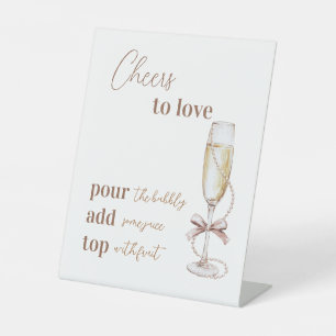 Perlen und Prosecco zum Liebe Brautparty Sockelschild