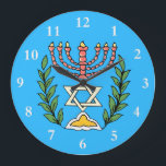 Persian Magen David Menorah Große Wanduhr<br><div class="desc">Dieses Bild wurde aus einer antiken persischen jüdischen Fliese mit einer Menorah mit einem Magen David (Stern von David) gerahmt von Olivenzweigen. Die Unvollkommenheiten des originalen,  handbemalten Bildes wurden bewahrt.</div>