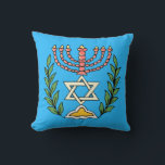 Persian Magen David Menorah Kissen<br><div class="desc">Dieses Bild wurde aus einer antiken persischen jüdischen Fliese mit einer Menorah mit einem Magen David (Stern von David) gerahmt von Olivenzweigen. Die Unvollkommenheiten des originalen, handbemalten Bildes wurden bewahrt.</div>