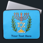 Persian Magen David Menorah Laptopschutzhülle<br><div class="desc">Dieses Bild wurde aus einer antiken persischen jüdischen Fliese mit einer Menorah mit einem Magen David (Stern von David) gerahmt von Olivenzweigen. Die Unvollkommenheiten des originalen,  handbemalten Bildes wurden bewahrt.</div>