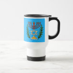 Persian Magen David Menorah Reisebecher<br><div class="desc">Dieses Bild wurde aus einer antiken persischen jüdischen Fliese mit einer Menorah mit einem Magen David (Stern von David) gerahmt von Olivenzweigen. Die Unvollkommenheiten des originalen, handbemalten Bildes wurden bewahrt.</div>