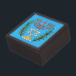 Persian Magen David Menorah Schmuckkiste<br><div class="desc">Dieses Bild wurde aus einer antiken persischen jüdischen Fliese mit einer Menorah mit einem Magen David (Stern von David) gerahmt von Olivenzweigen. Die Unvollkommenheiten des originalen, handbemalten Bildes wurden bewahrt.</div>