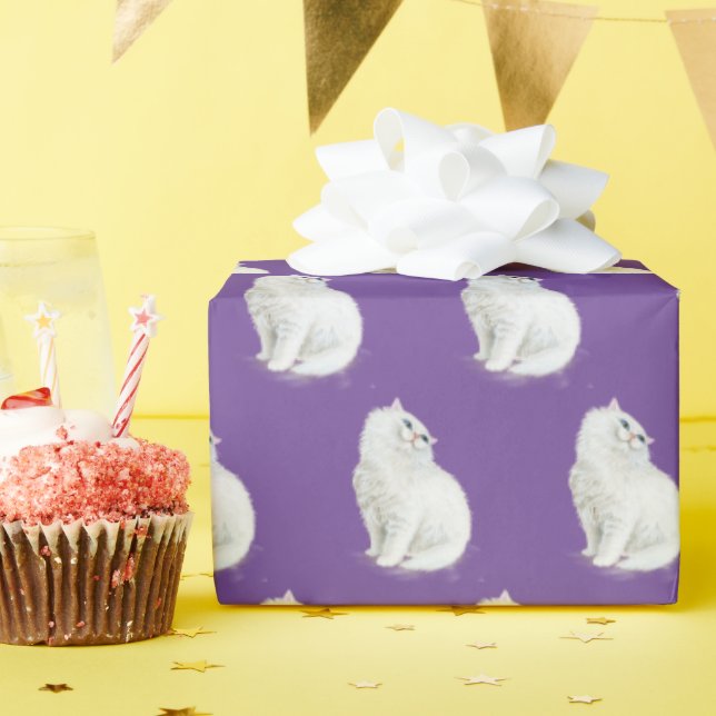 Persische Katze auf Lila Geschenkpapier (Geburtstagsparty)