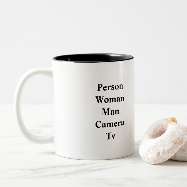 Person Mann Kamera Tv Trump zitiert lustigen Schla Zweifarbige Tasse (Mit Donut)