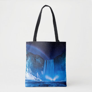 PERSON VOR WASSERFÄLLEN IN DER NACHTZEIT TASCHE