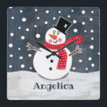 Personalised Cute Christmas Snowman Quadratische Wanduhr<br><div class="desc">This cute Christmas snowman snow scene is printed from a collage designed by Helen McCartney Designs.</div>