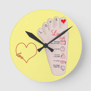 Personalised New Baby Gift Birth Stats Details Runde Wanduhr
