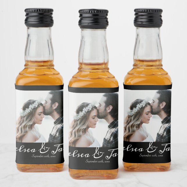 Personalised Photo Wedding Black & White Favor Alkoholflaschenetikett (Flaschen)