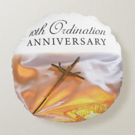 Personalisieren, 10. Ordination Jubiläum, Kreuz Rundes Kissen