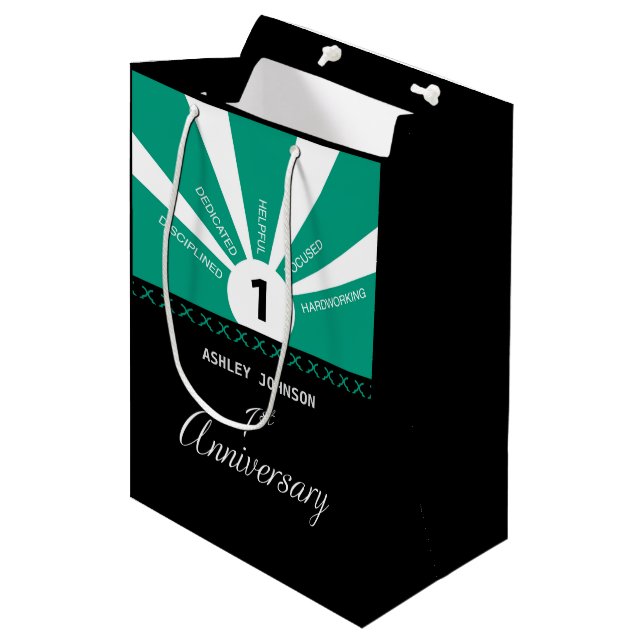 Personalisieren, 1. Jahr Mitarbeiter Jahr Mittlere Geschenktüte (Vorderseite Schrägansicht)