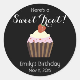 Personalisieren Sie Cupcake: Erdbeere Shortcake Ge Runder Aufkleber