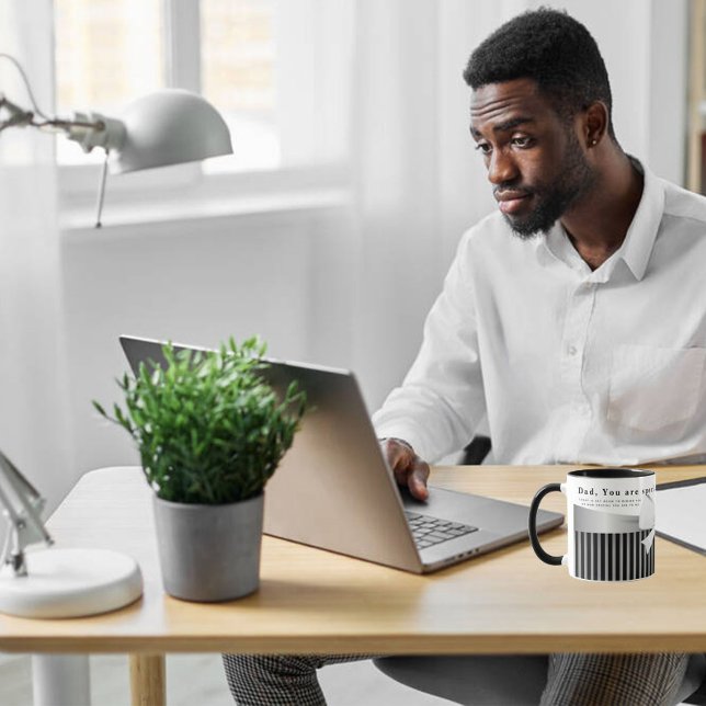 Personalisieren Sie den Schwarz-weißen Strip-Vater Tasse (Von Creator hochgeladen)