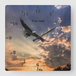 Personalisieren Sie High Soaring Bald Eagle Fotogr Quadratische Wanduhr