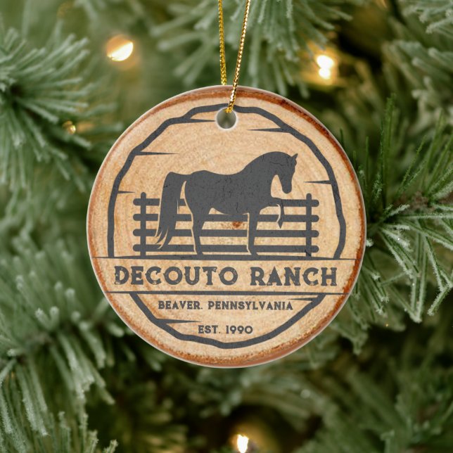 Personalisieren Sie Horse Ranch Vintage Rustic Wei Keramik Ornament (Baum)