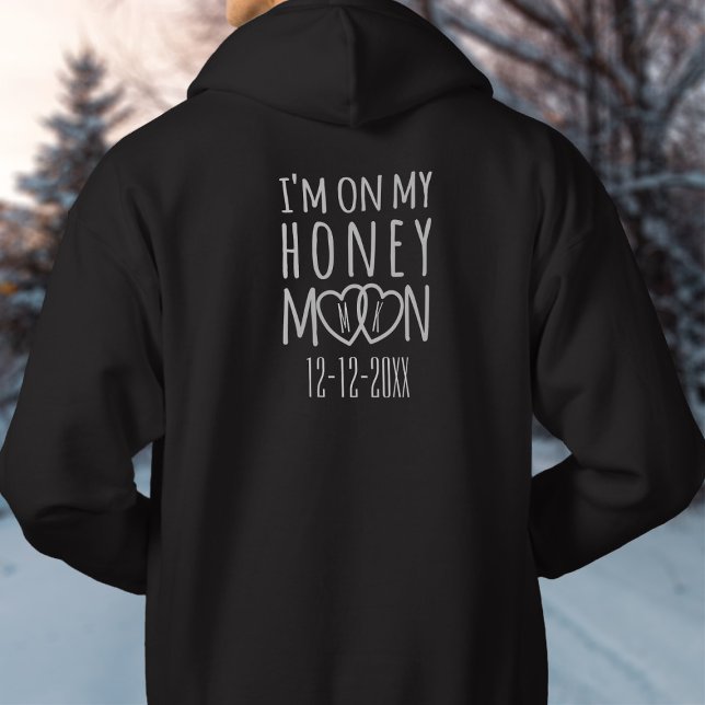Personalisiert auf meiner Hochzeitsreise Hoodie (Perfect hoodie to wear on your honeymoon. Add your initials to the hearts and your wedding date)