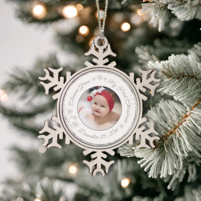 Personalisiert Baby's First Christmas Foto Glitzer Schneeflocken Zinn-Ornament (Von Creator hochgeladen)