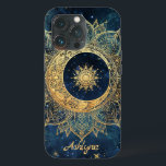 Personalisiert Blue Celestial Gold Sun Moon Mandal Case-Mate iPhone Hülle<br><div class="desc">Personalisiert Blue Celestial Gold Sun Moon Mandala iPhone 13 Fall Fügen Sie Ihren Namen oder den Namen der Person, die Sie geben zu diesem wunderschönen Handy Fall! Dieses trendige marineblau-farbene Design im Hintergrund ist mit einer Metallgoldmandala in Form einer Blume-Sonne mit einer kleinen Sonne in der Mitte ausgestattet. Wir nutzten...</div>