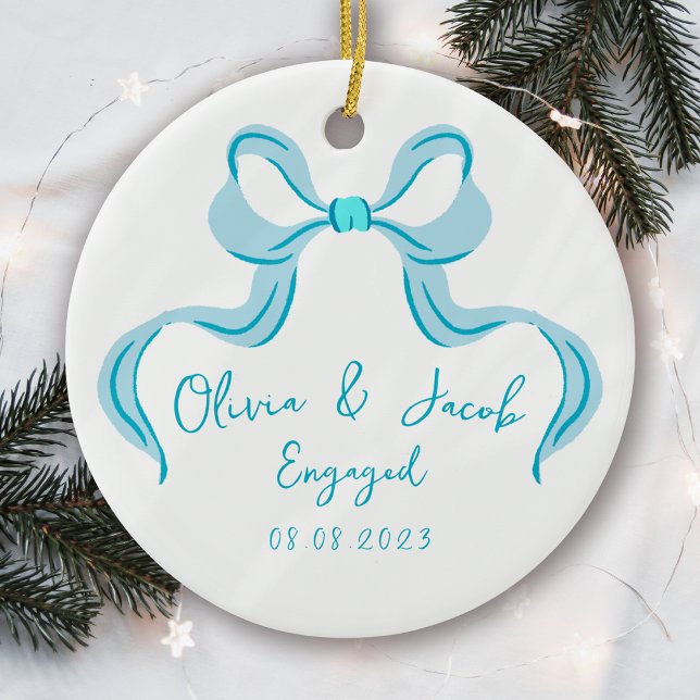 Personalisiert Blue Coquette Bow Foto Verlobt Keramik Ornament (Von Creator hochgeladen)